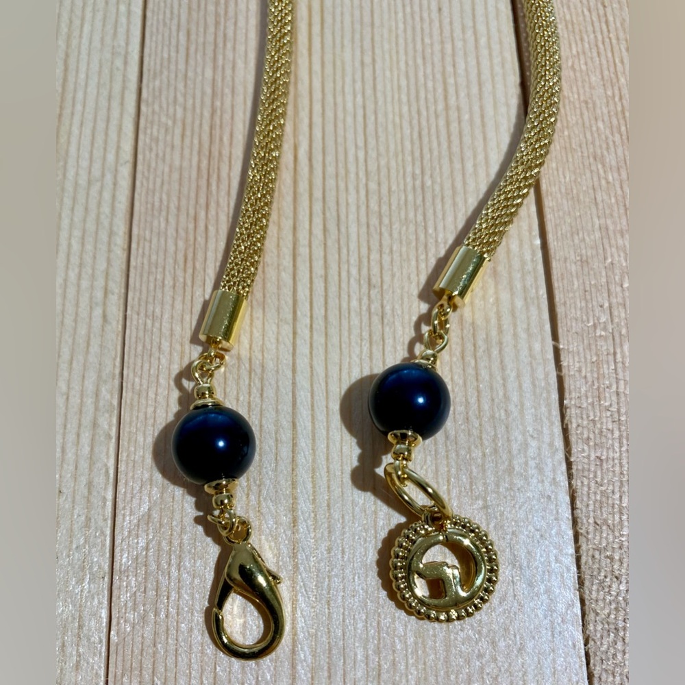 ST. JOHN - VNTG - Necklace Gold-tone Mesh with Black Acrylic Beads - Picture 4 of 4